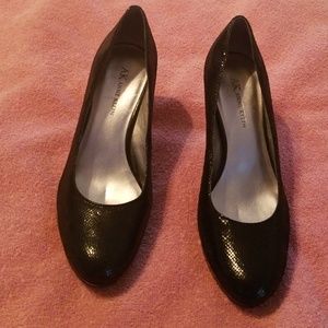 Ladies Anne Klein shoes